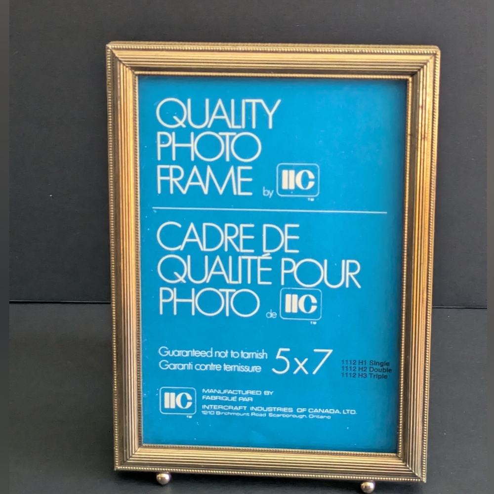 Vintage Gold Metal Photo Frame 5" X 7" Tabletop Easel Back Intercraft